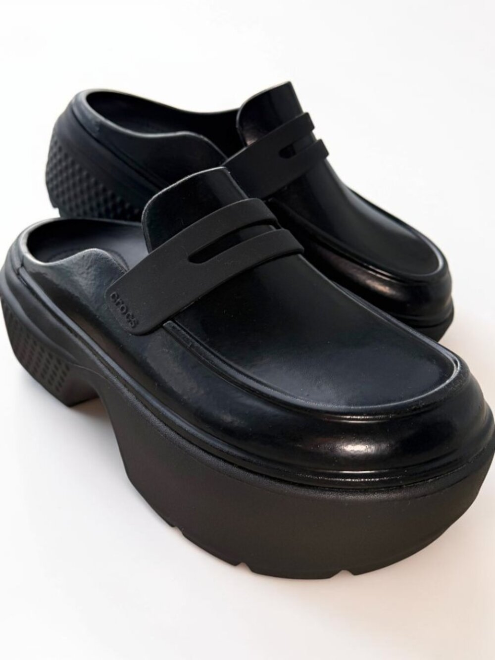 Crocs Stomp Loafers in black, size Men’s 7 / Women’s 9. - Picture 2 of 8